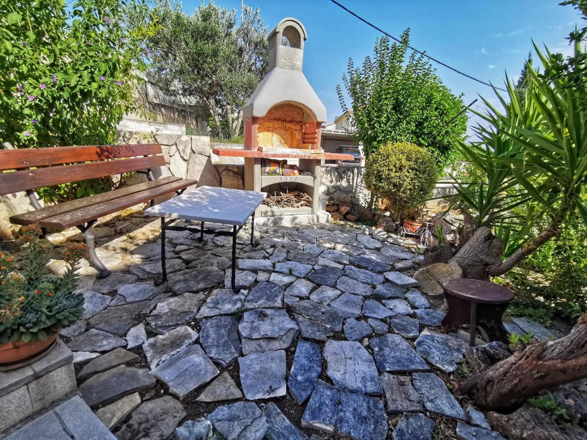 Apartments Plejic Seget Vranjica Exterior foto