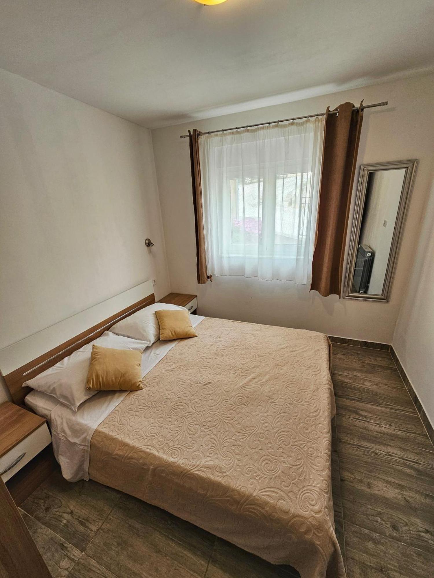 Apartments Plejic Seget Vranjica Exterior foto